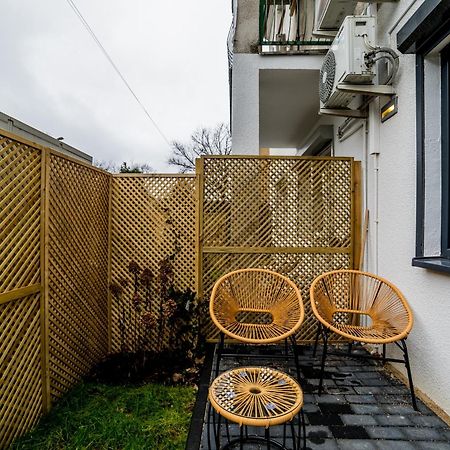 Grunwald Raszynska Studios Poznań Exteriör bild